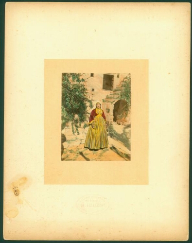 Dame druse dans l'intérieur du harem (Schouëffat - Liban central)
